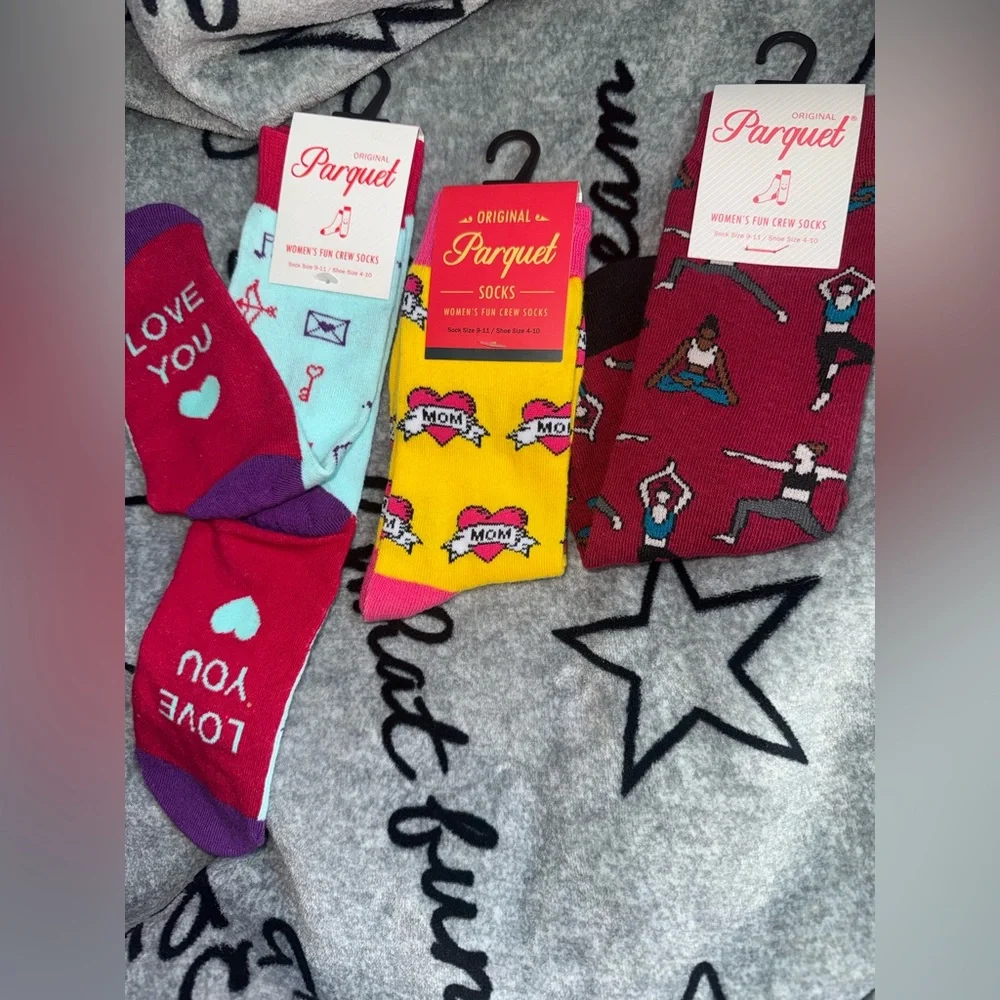 Women’s Novelty Graphic Crew Socks 3-Pairs- New L1